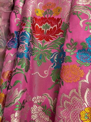 traje de fallera rosa