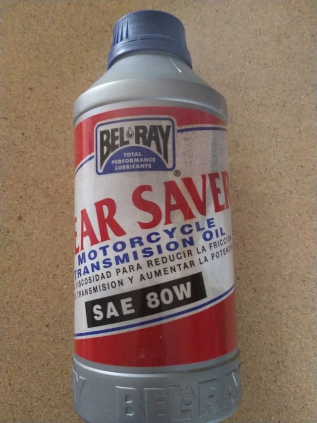 Aceite caja de cambios motocicleta.