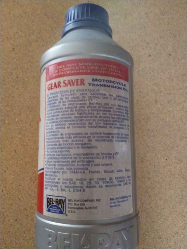 Aceite caja de cambios motocicleta.