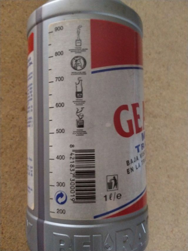 Aceite caja de cambios motocicleta.