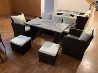 JUEGO DE TERRAZA + MESA DE ESTAR CON 2 PUFFS EXTRA