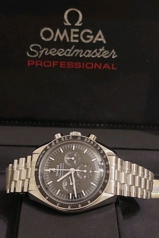 Reloj Omega Speedmaster Moonwatch.