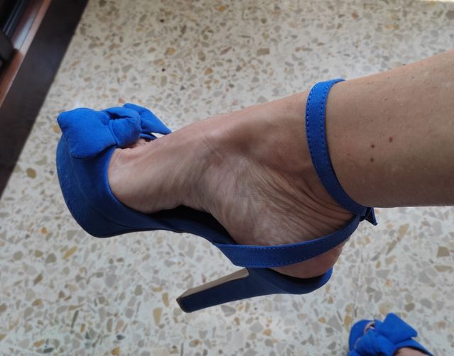 zapato de tacón azul