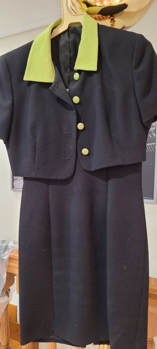 Vestido negro de verano corto con torera a juego