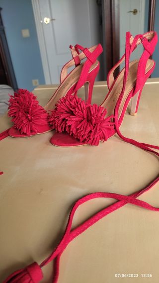 espectacular zapato de tacón