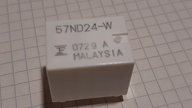 Lote 10 reles Fujitsu  57ND24-W1   10A/24V