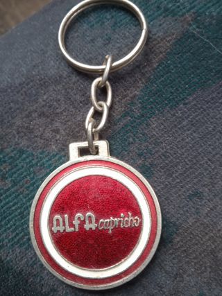 llavero antiguo de Alfa capricho 8 euros.