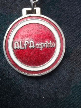 llavero antiguo de Alfa capricho 8 euros.