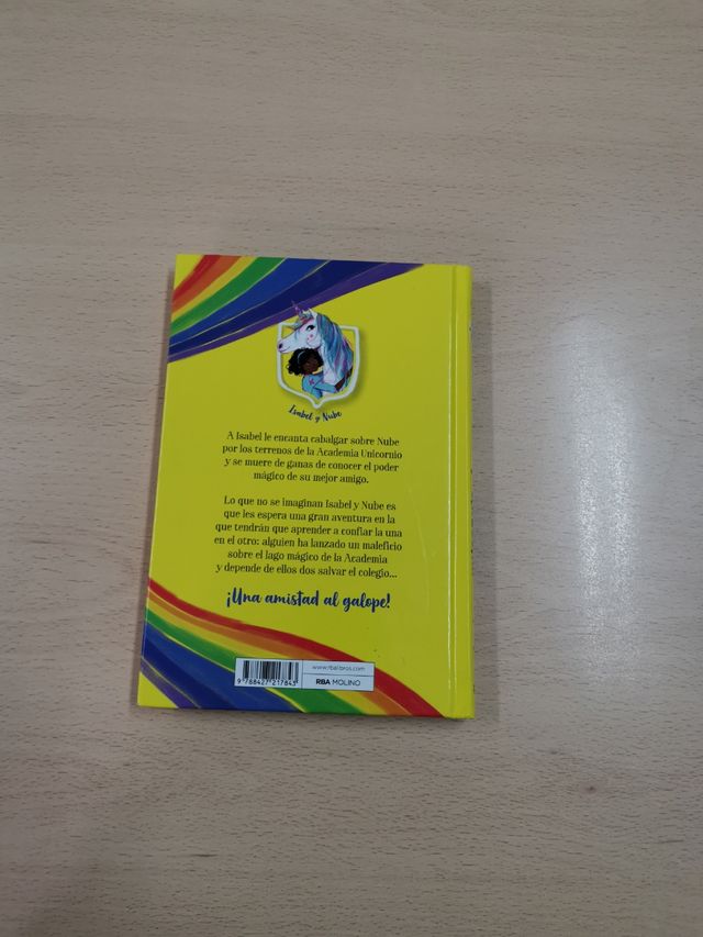 Academia unicornio donde vive la magia 