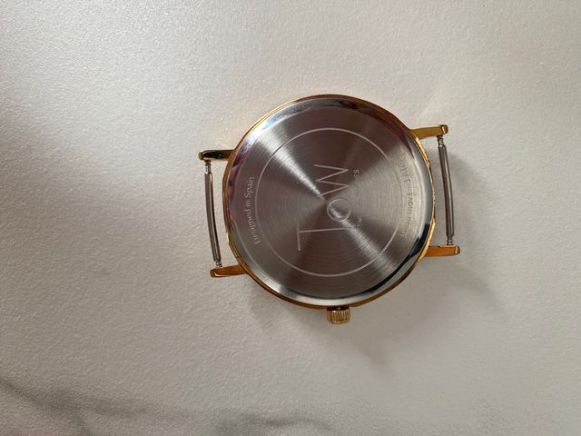 Reloj Tow dorado