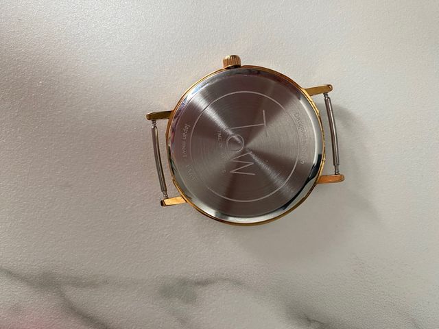 Reloj Tow dorado