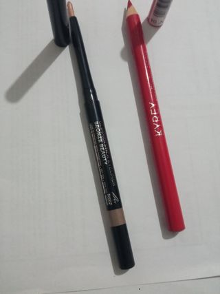 2 uní eyerliner ojo y lápiz labios