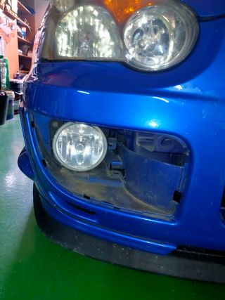tapas de defensa y faros antiniebla Subaru wrx