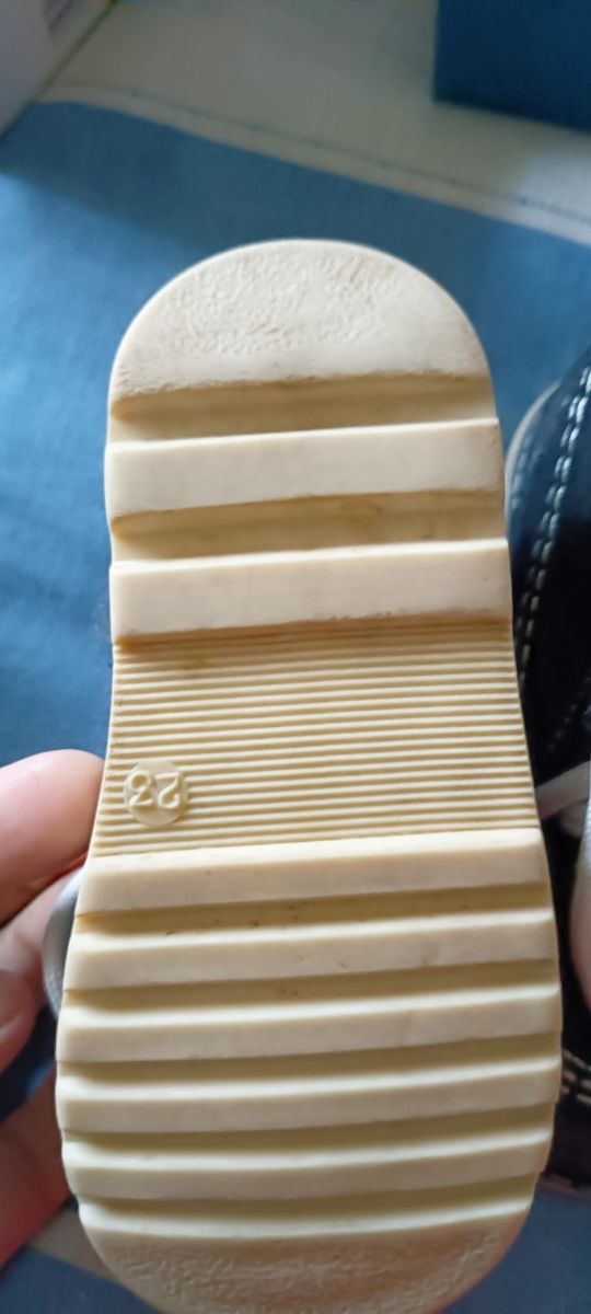 2 pares de botas talla 22-23