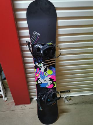 tabla snow con fijaciones 