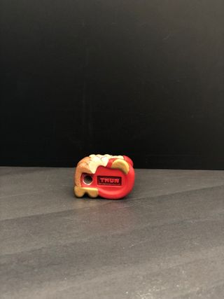 Coppia di bimbi che mangiano il pane presepe Thun