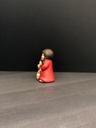 Coppia di bimbi che mangiano il pane presepe Thun