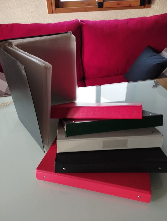 LOTE DE 6 CARPETAS ARCHIVADORAS DE 4 ANILLAS