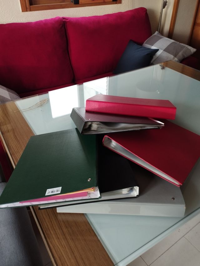 LOTE DE 6 CARPETAS ARCHIVADORAS DE 4 ANILLAS