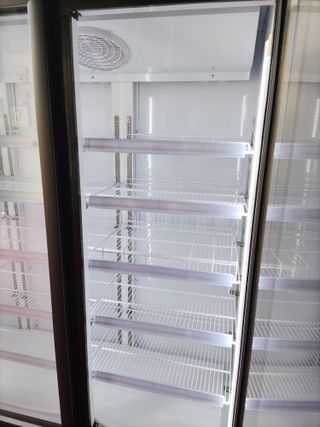 EXPOSITOR REFRIGERADO TRES PUERTAS