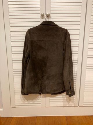 Sobrecamisa marrón ante