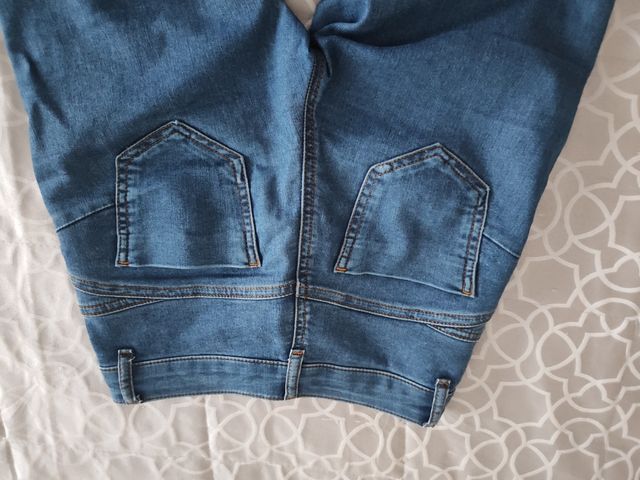 vaqueros Slim efecto push up calzedonia