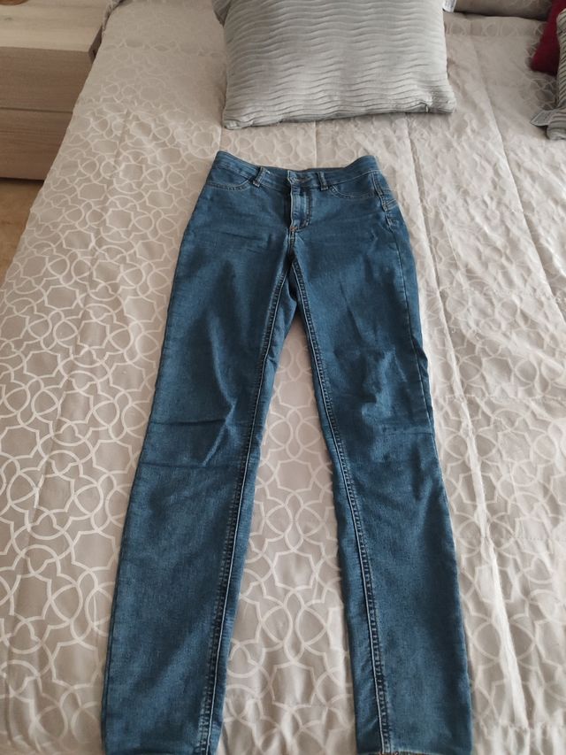 vaqueros Slim efecto push up calzedonia