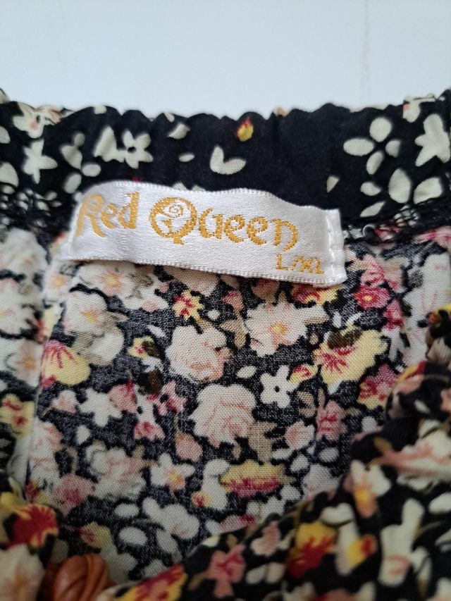 mono veraniego de flores