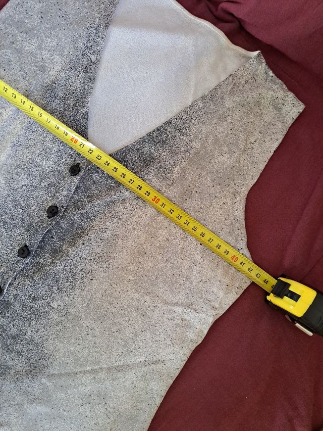 chaleco gris de hilo