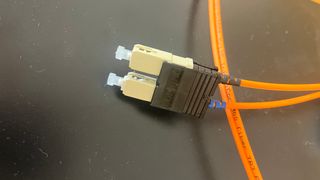 Cable CORNING de fibra óptica