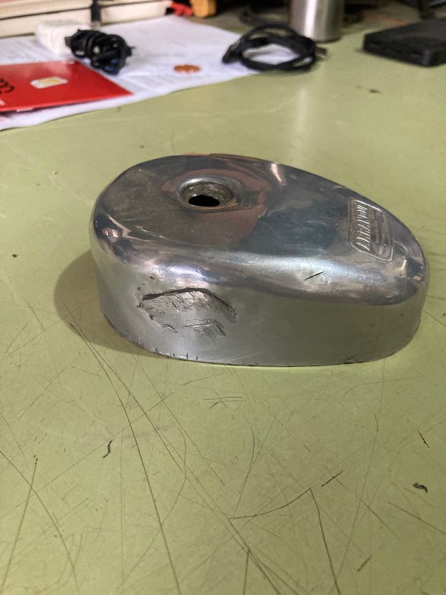 Velosolex. Tapa del filtro.