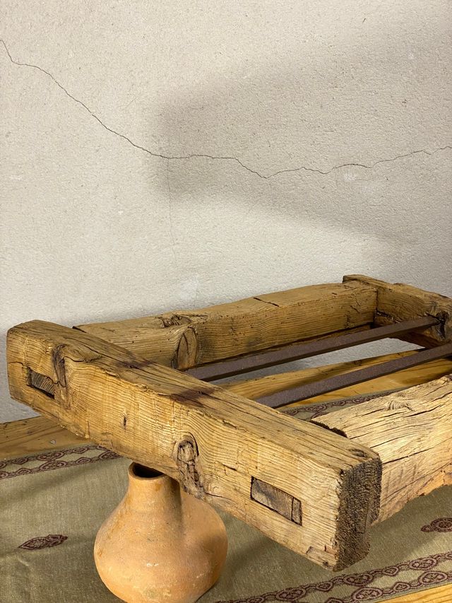 Ventana antigua con reja de forja, s.XVIII