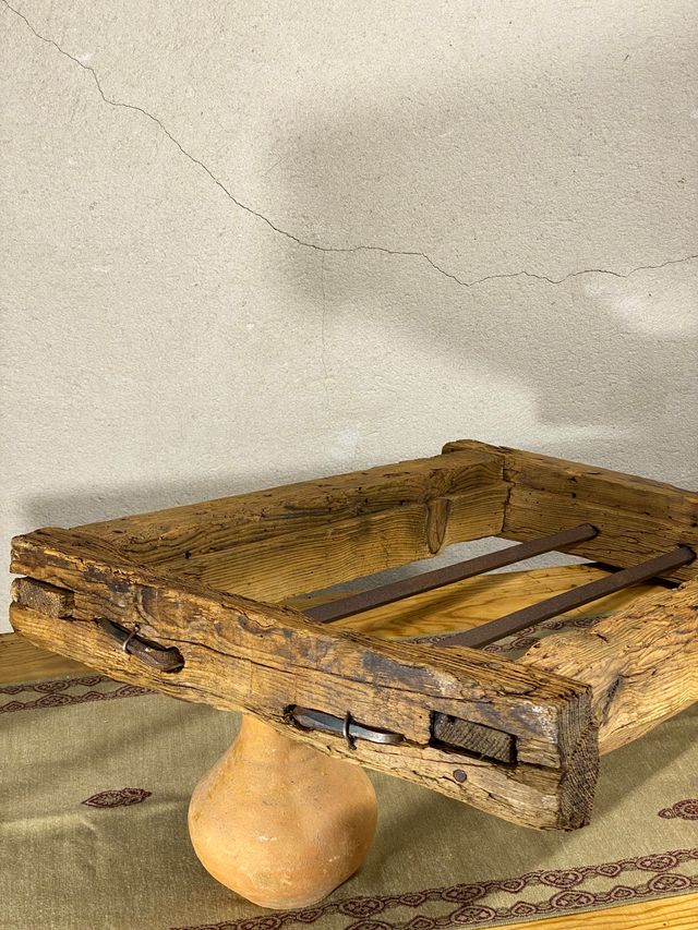 Ventana antigua con reja de forja, s.XVIII