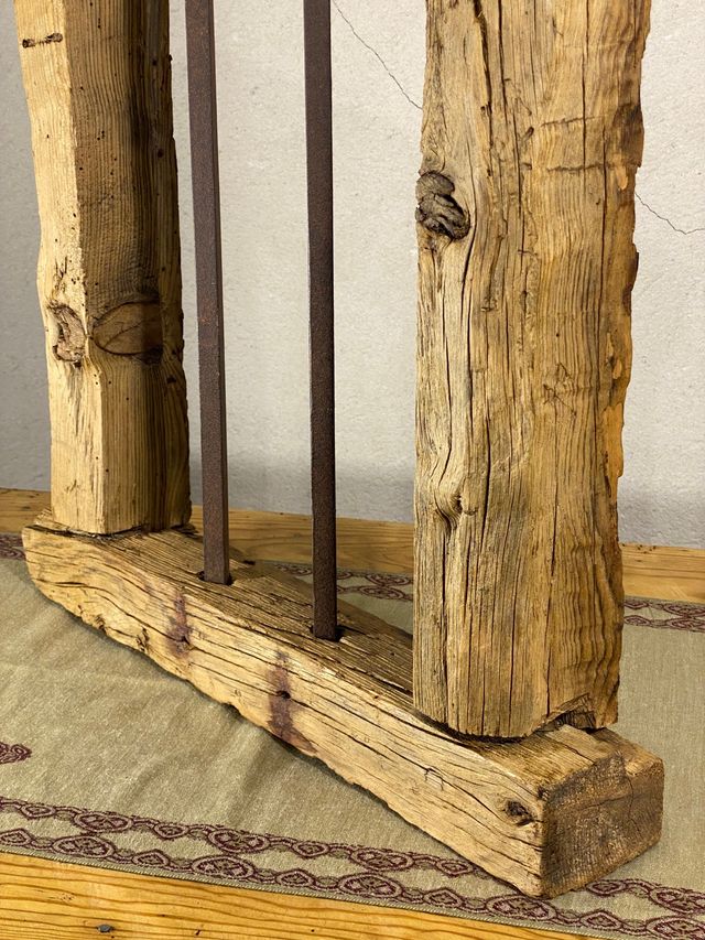 Ventana antigua con reja de forja, s.XVIII