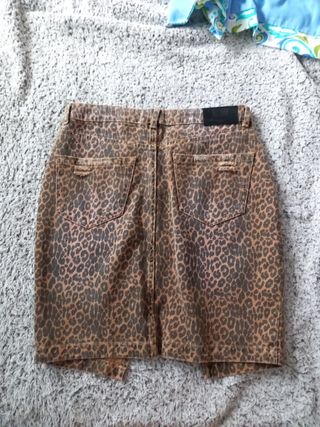 falda de leopardo