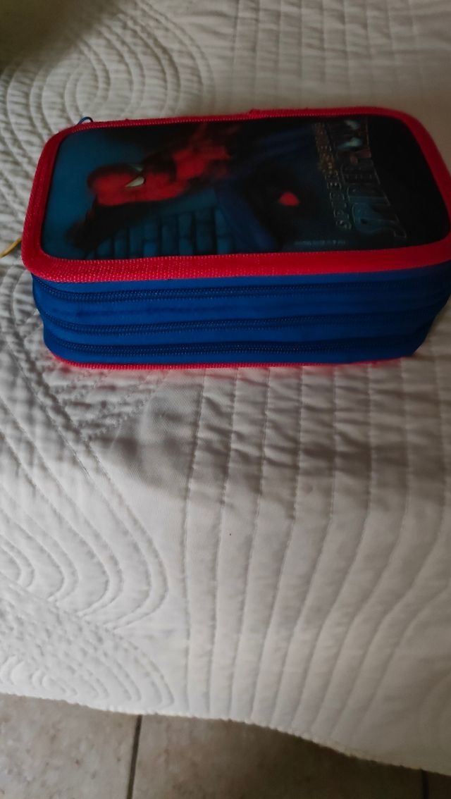 Estuche de superhéroe. 