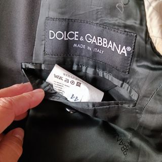 TRAJE NEGRO CON CAMISA DOLCE GABBANA T44 ver medid