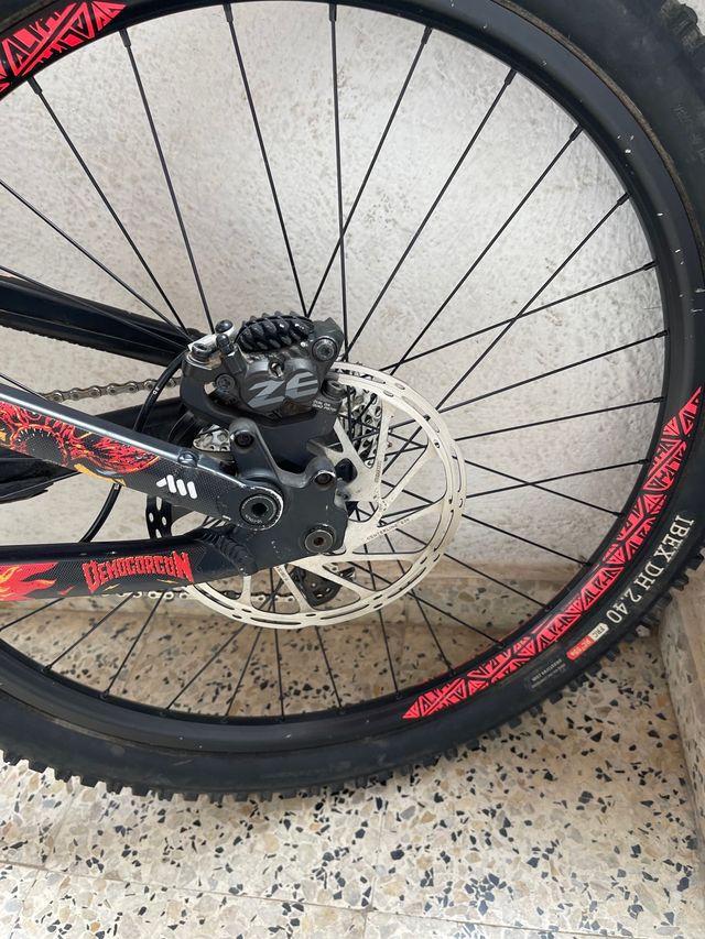 Commencal supreme v3 dh park