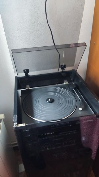 minicadena Sony de 1980 con mueble