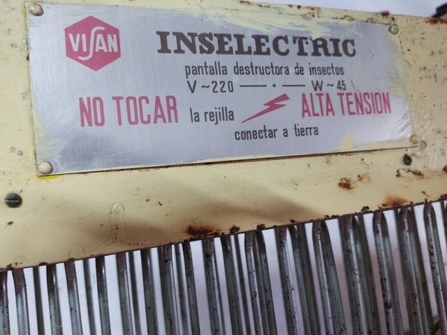 Pantalla destructora de insectos