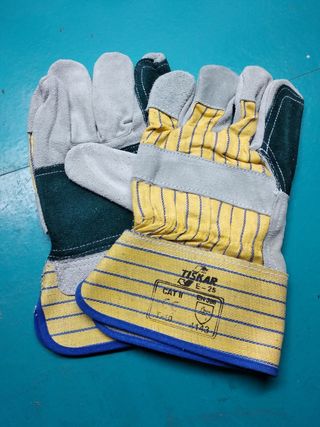 GUANTES DE SERRAJE 