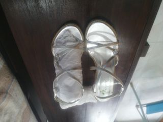 sandalias, altas. Piel y esparto. 