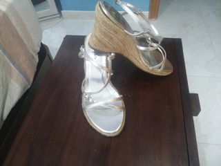 sandalias, altas. Piel y esparto. 