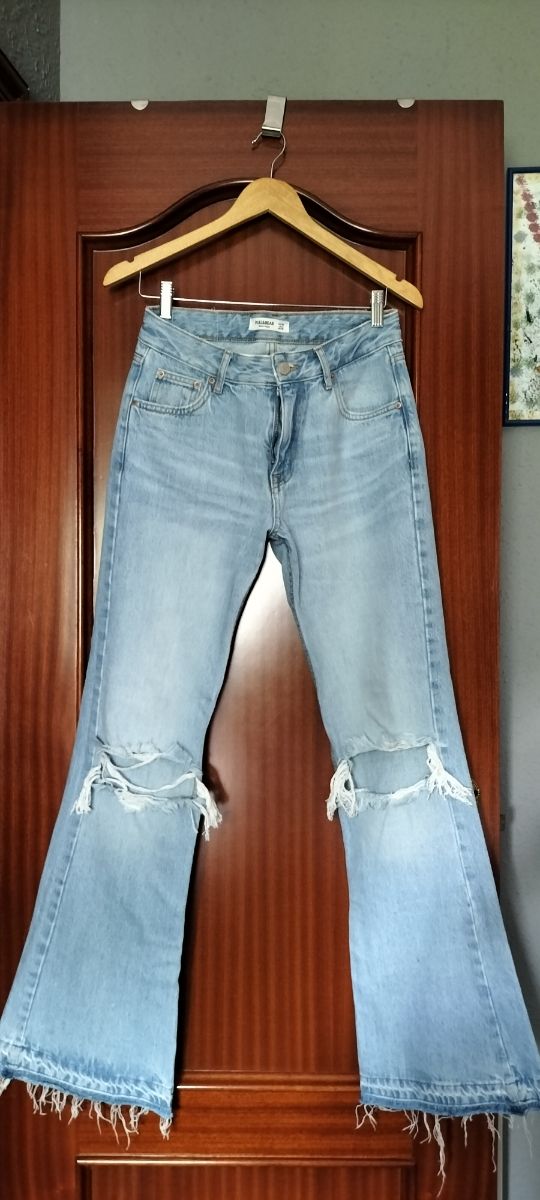 pantalon acampanado pull&bear