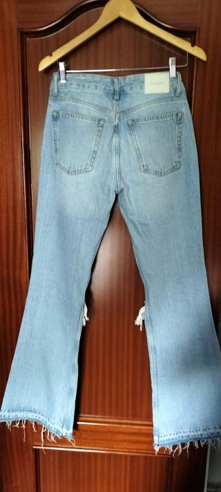 pantalon acampanado pull&bear