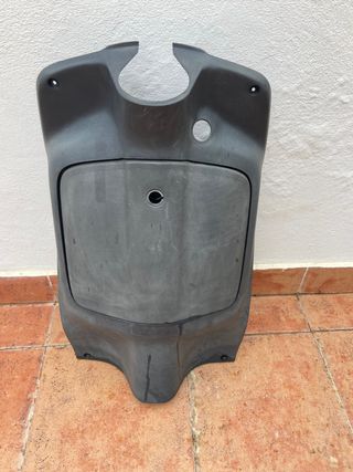 Scoopy 50 100 Carenado contra escudo y guantera 