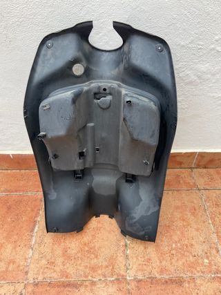 Scoopy 50 100 Carenado contra escudo y guantera 