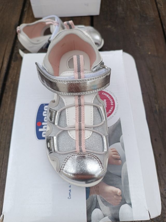 Sandalias 29 chicco sin estrenar