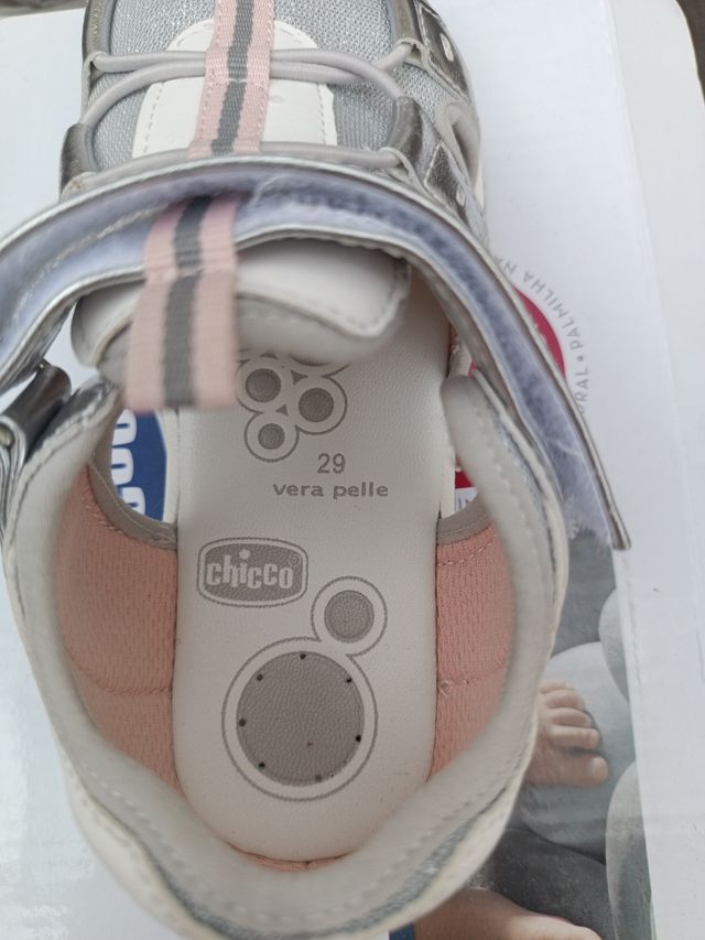 Sandalias 29 chicco sin estrenar