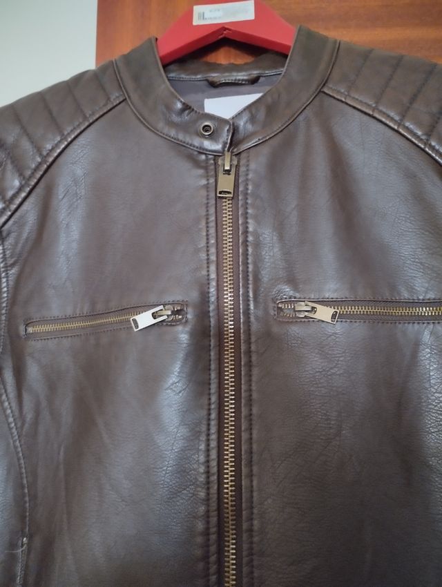 Cazadora polipiel de Mango